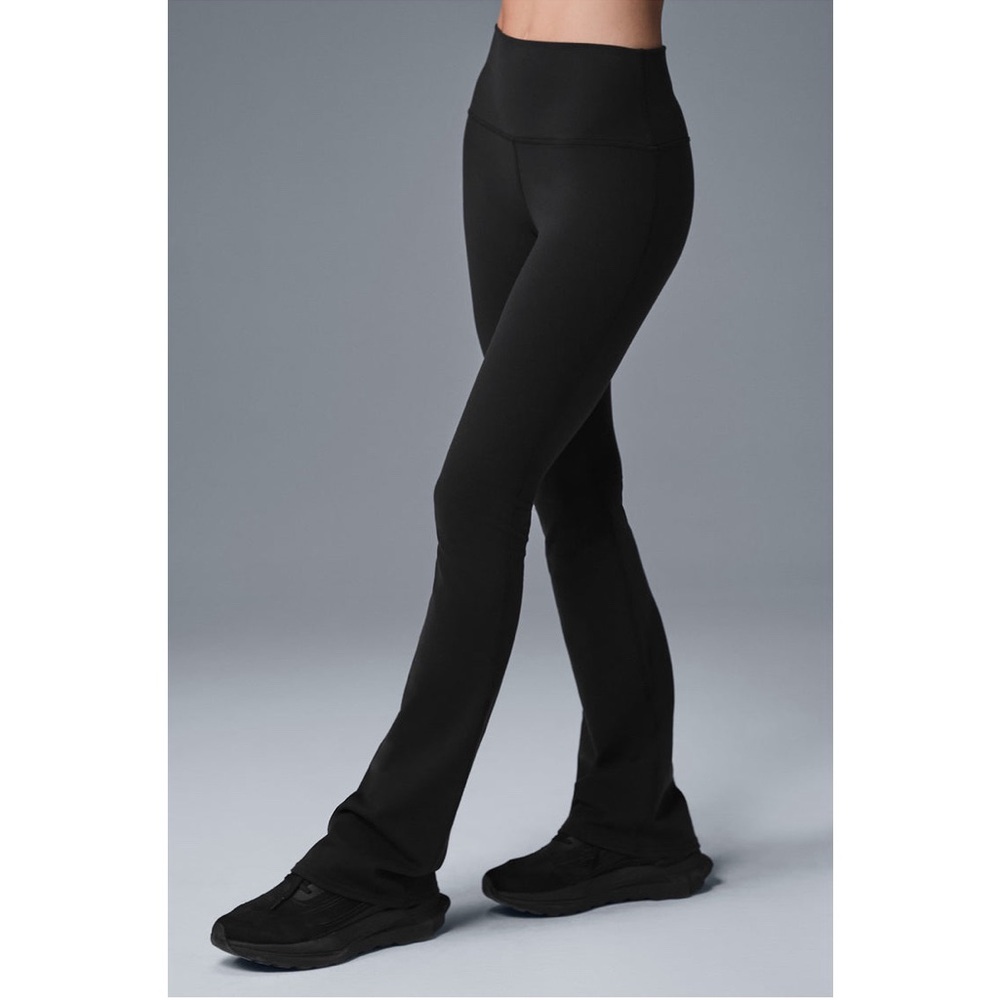 ALO Airbrush High-Waist 7/8 Bootcut Legging Black - Picture 4 of 10